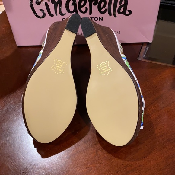 New- Cinderella of Boston water print wedge sandal size 5 1/2 - Picture 4 of 5